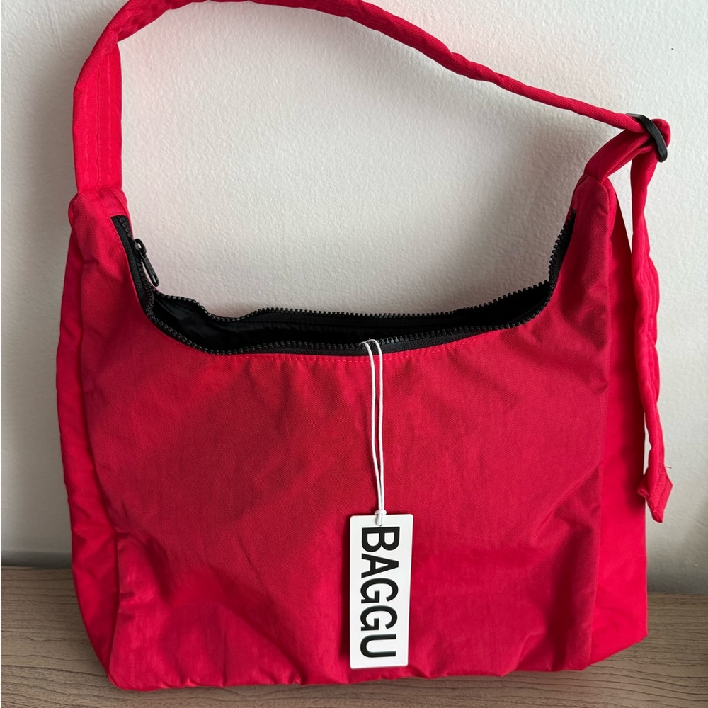 Discontinued BAGGU Candy Apple Red Nylon Shoulder Bag **Brand New